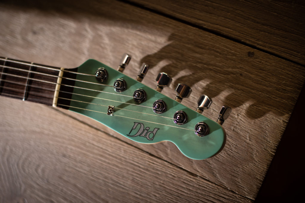 luthier guitare Versailles
